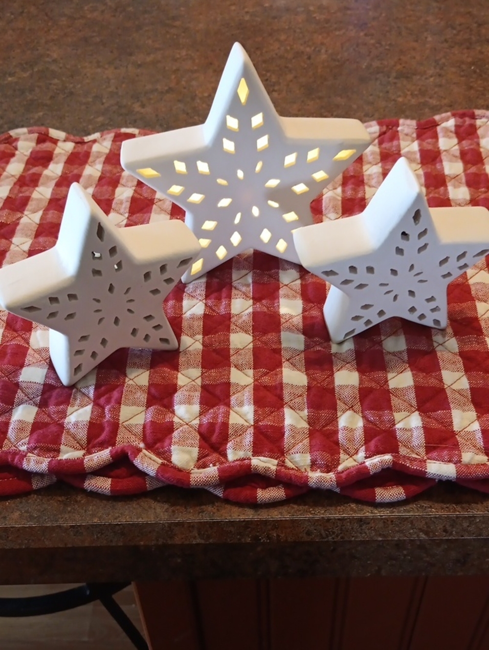 New 3 Lighted Ceramic Stars. 1 Large 5" X 5", 2 Small 4" X 4"